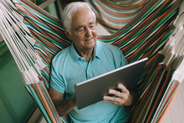 Guide essentiel pour les aidants : optimiser l'assurance santé des seniors